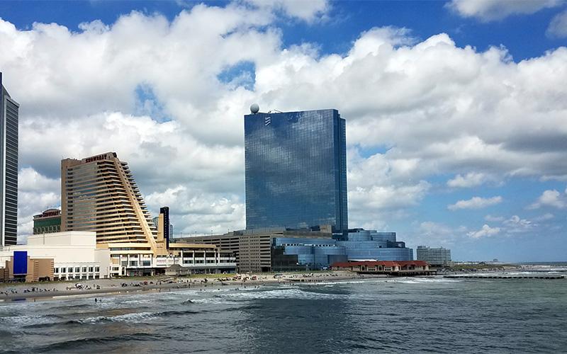 美国为何取消绿卡？探讨可能的原因及背景